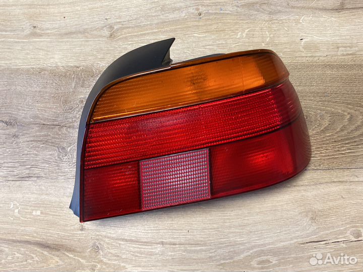 Bmw e39 задний правый фонарь