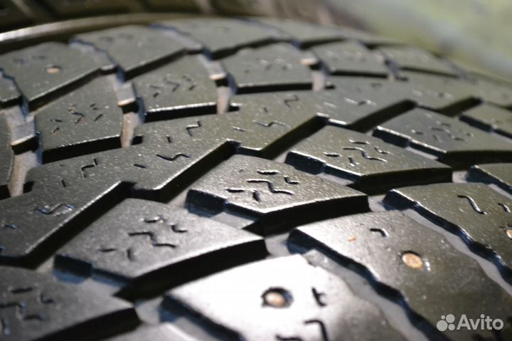 Kumho Power Grip KC11 235/65 R17