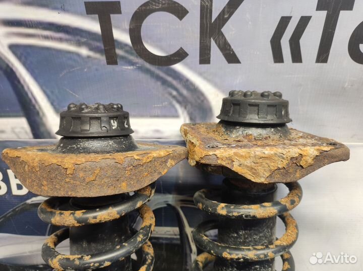 Задняя стойка Audi 100 C4