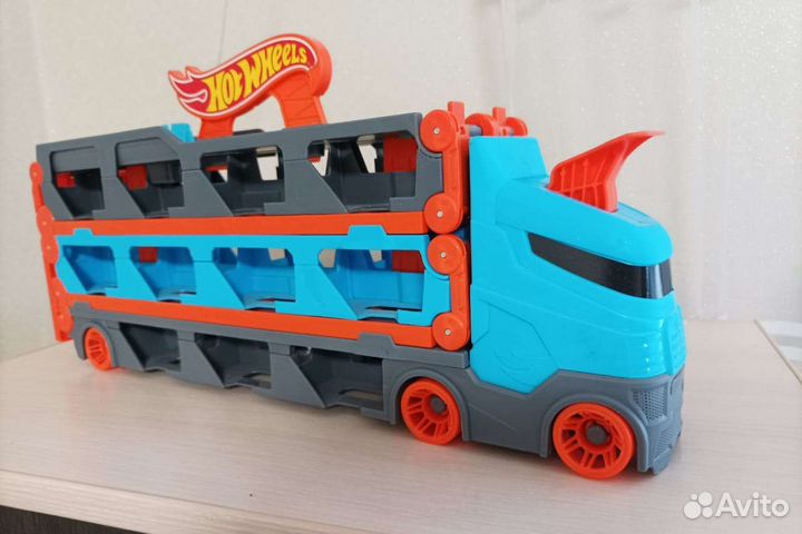 Hot wheels автовоз