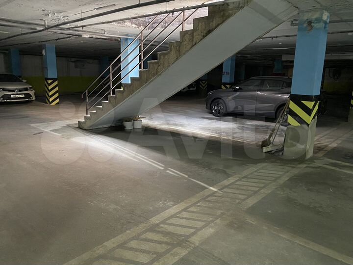 Машиноместо, 18 м²