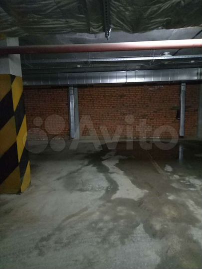 Машиноместо, 16 м²