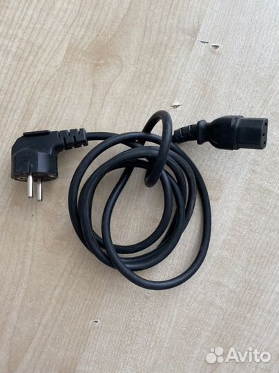 Кабель для компьютера