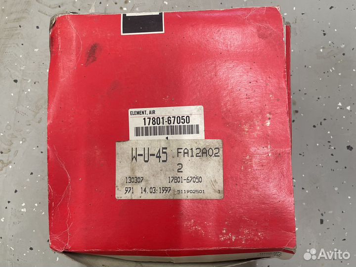 Воздушный фильтр Тойота 17801-67050 оригинал