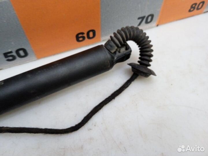 Амортизатор двери/крышки багажника Volvo XC90