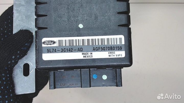 Блок управления пневмоподвеской Lincoln Navigator