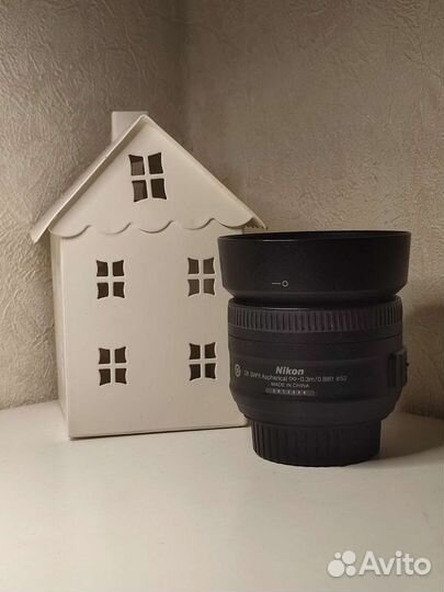 Объектив Nikon 35mm 1.8G DX