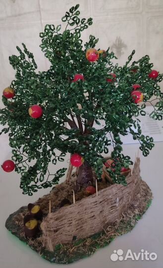 Яблоня поделка