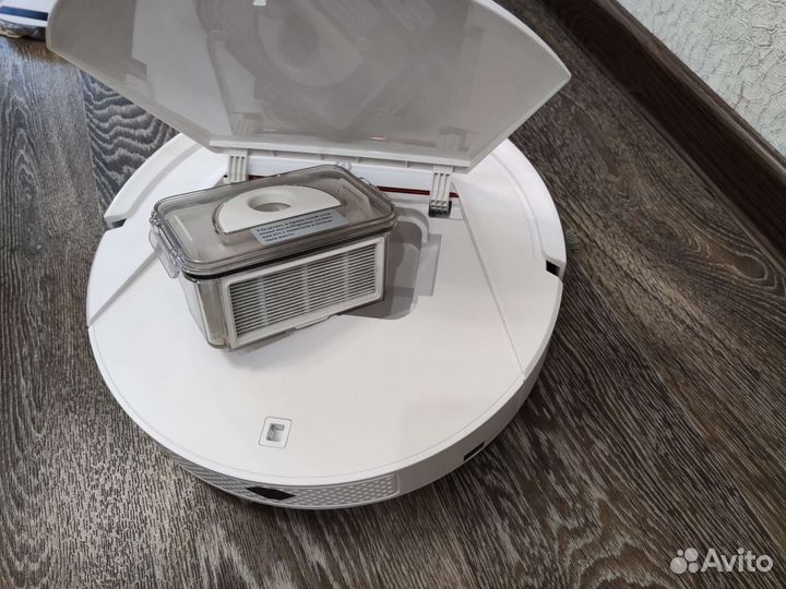 Робот пылесос Midea vcr03