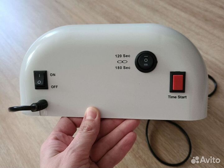 Лампа и гели для маникюра