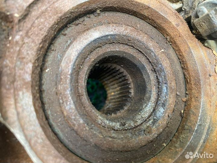 Кулак поворотный передний левый Opel Vectra B