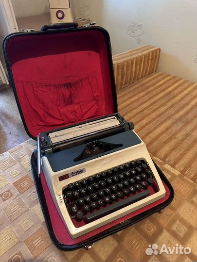 Печатная пишущая машинка Erika daro
