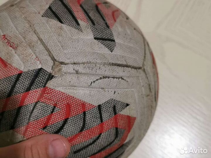 Футбольный мяч оригинальный не б/у 4 размер