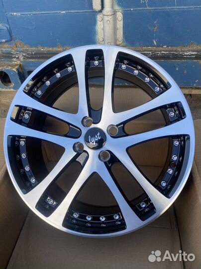 Новые диски R16 для на LADA Priora