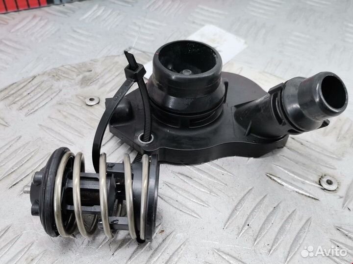 Корпус термостата BMW 5 F07/F10/F11 2011