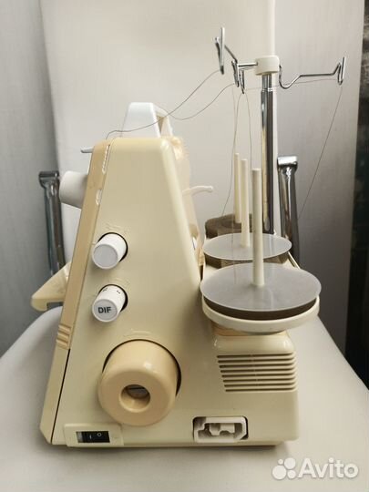 Распошивальная машина Bernina Funlock 009DCC