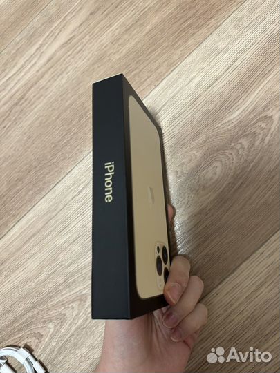 Коробка от iPhone 13 pro max с кабелем