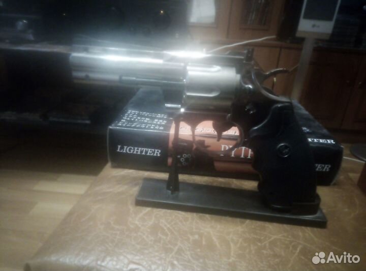 Продаю сувениры зажигалки