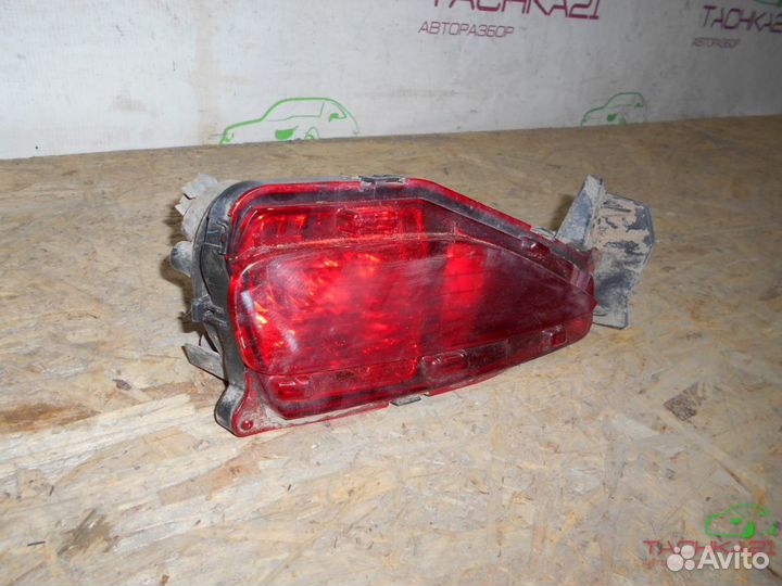 Противотуманный фонарь правый Toyota Fortuner 2