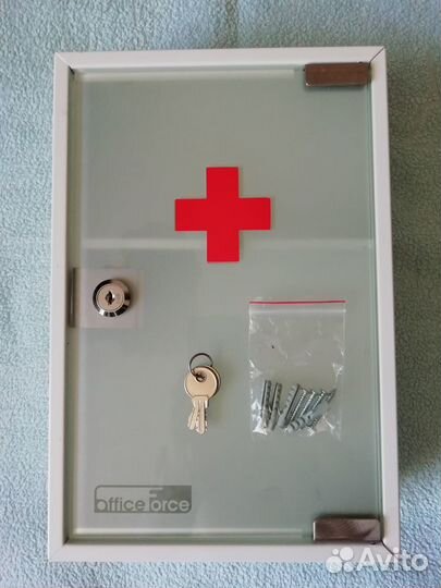 Аптечка-шкаф 
