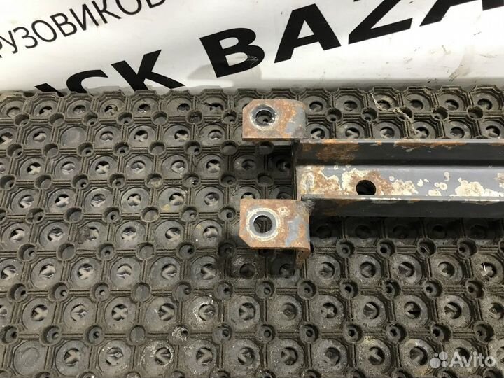 Усилитель переднего бампера