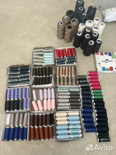 Нитки швейные, фурнитура