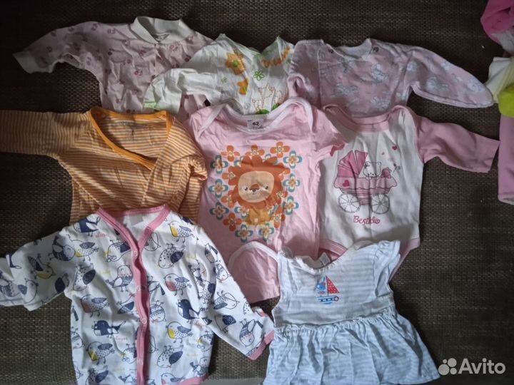 Отдам вещи на девочку до года
