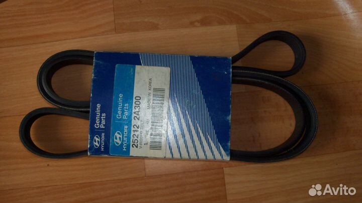 Hyundai/KIA 252122A300 - Поликлиновой ремень
