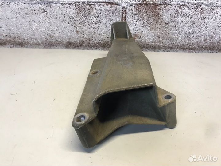 Кронштейн крепления двигателя правый LADA Kalina