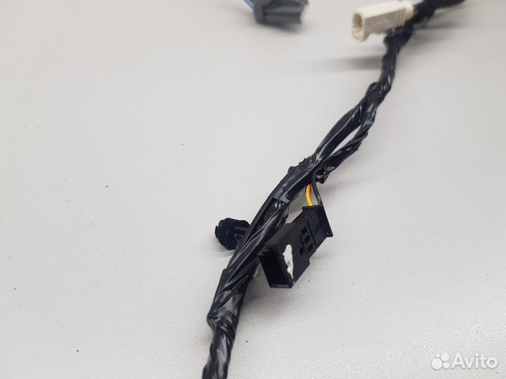 Электропроводка крышки багажника (Volvo XC40)