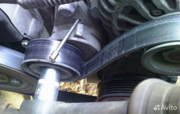 Замена натяжителя ремня Nissan Qashqai I 2006-10