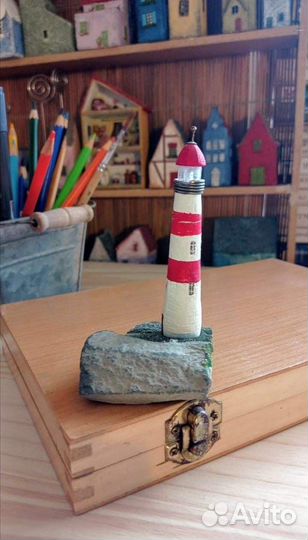 Миниатюрный маяк 9 сантиметров плюс 33 открытки
