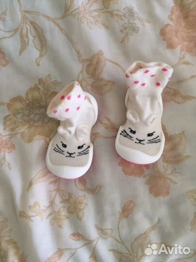 Носки с резиновой подошвой 12см