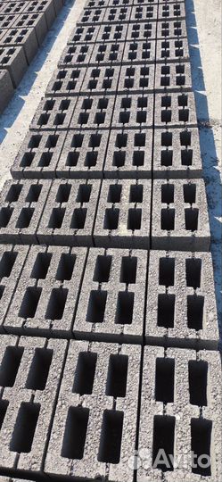 Блок строительный вибропрессованный