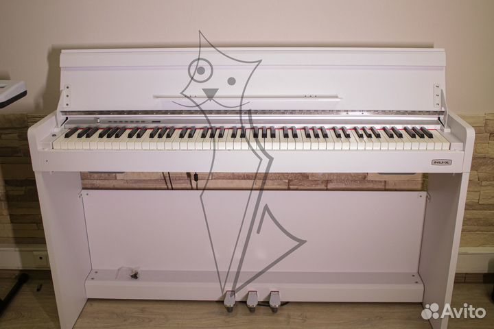 Цифровое пианино белое витринный образец