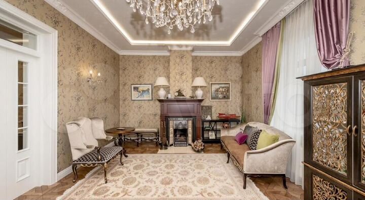 Дом 544 м² на участке 18 сот.