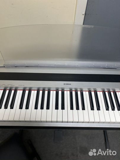 Цифровое пианино yamaha p70 + стойка чехол стул
