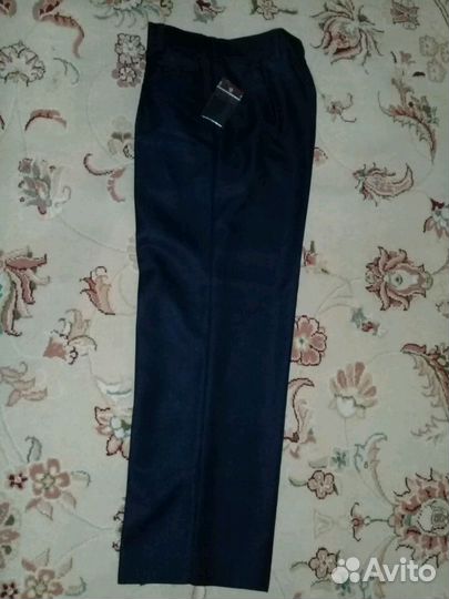 Костюм школьный новый 134-140р