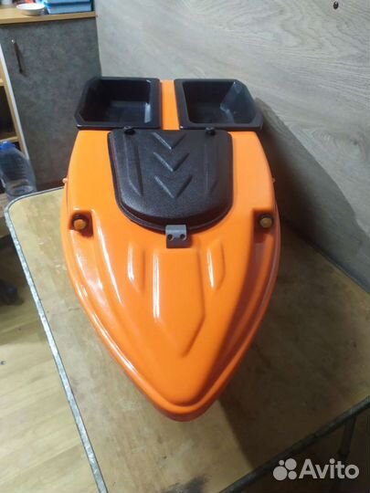 Прикормочный кораблик с gps