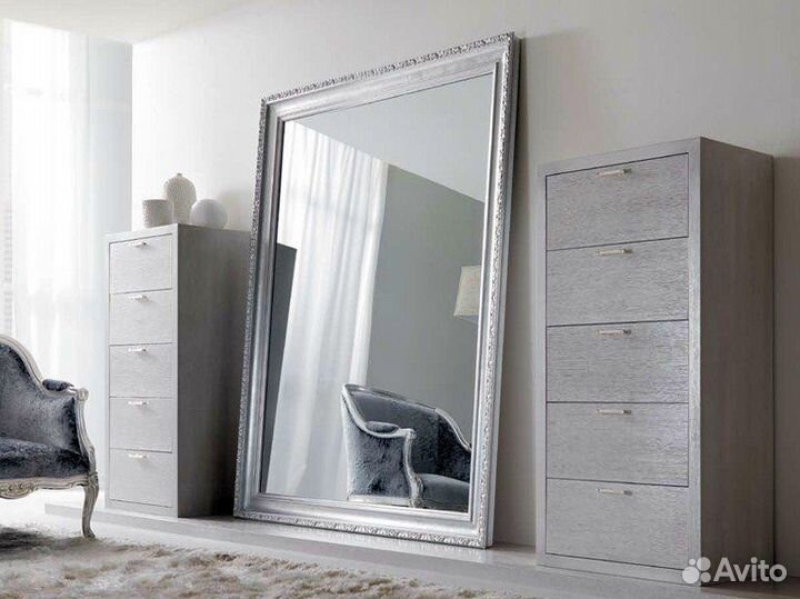 Зеркало в багетной раме