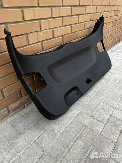 Обшивка крышки багажника kia sorento prime