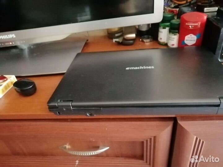 Ноутбук emachines E728