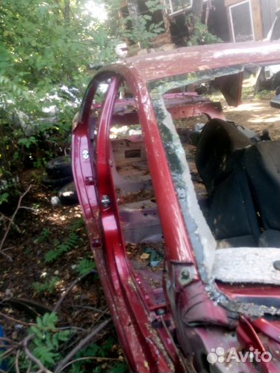 Разбор фольцваген поло седан 1.6АКПП красный