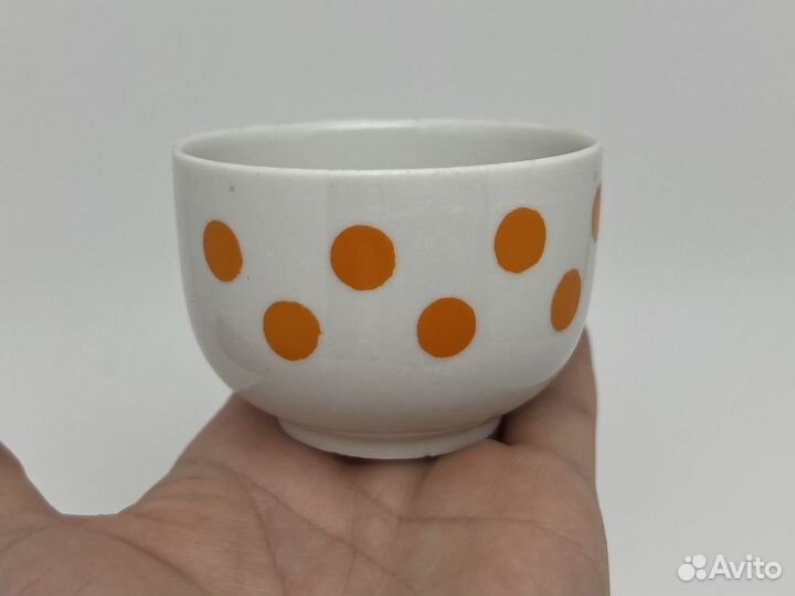 Маленькая чашечка в горошек