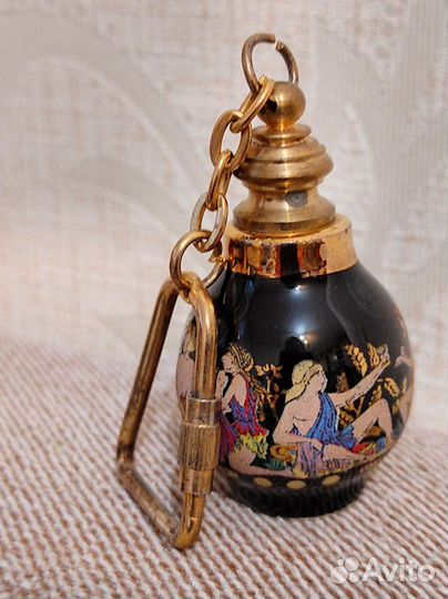 Винтажный флакон для коллекции