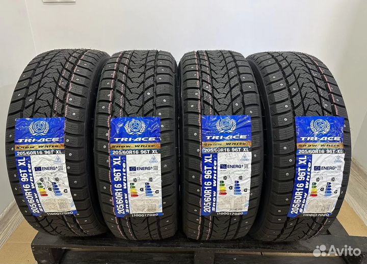 Tri Ace Snow White II 205/60 R16 33T