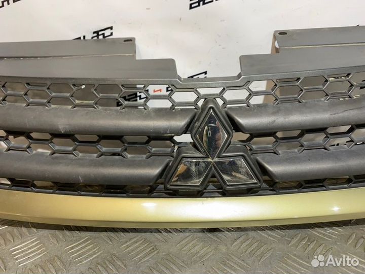 Решетка радиатора Mitsubishi Outlander XL