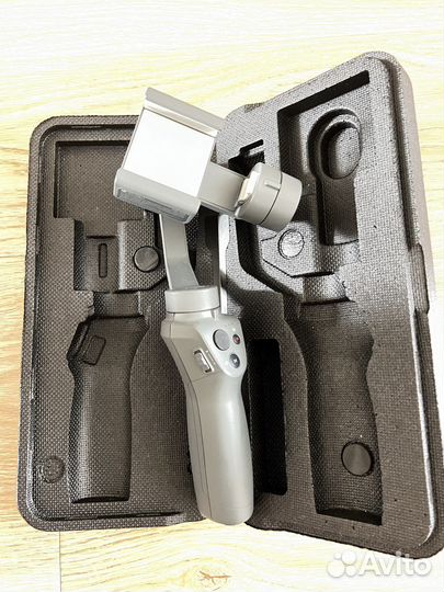 Стабилизатор для телефона DJI osmo mobile 2