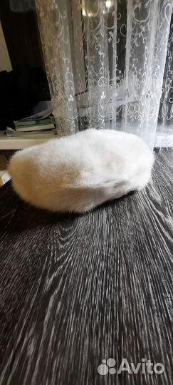 Шапка норковая новая молочного цвета.Цена 4 тыс