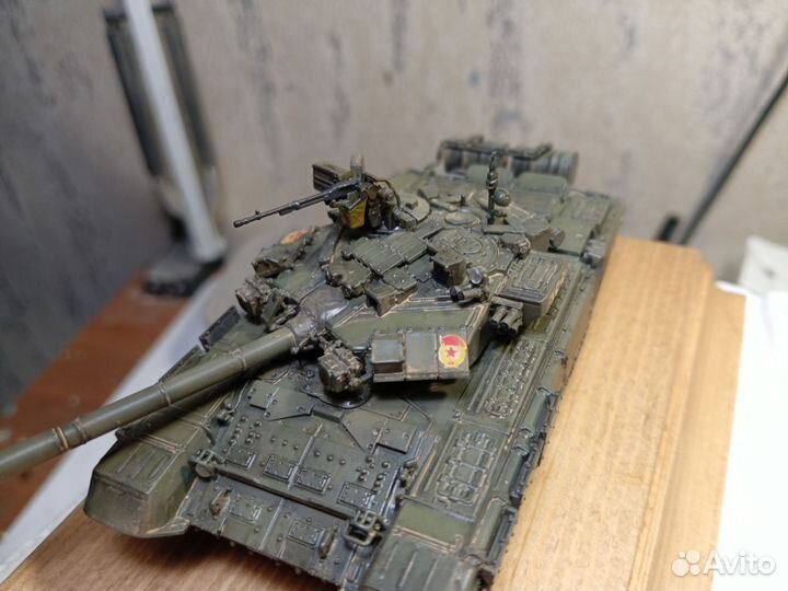 Коллекционная модель танка Т-90